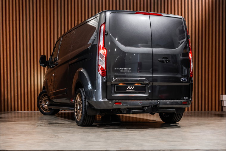 Vehicle Image 8