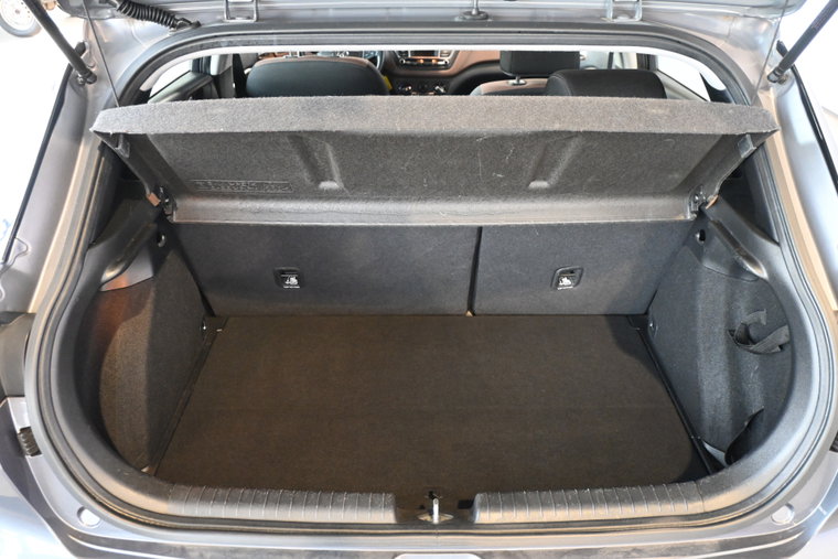 Vehicle Image 17