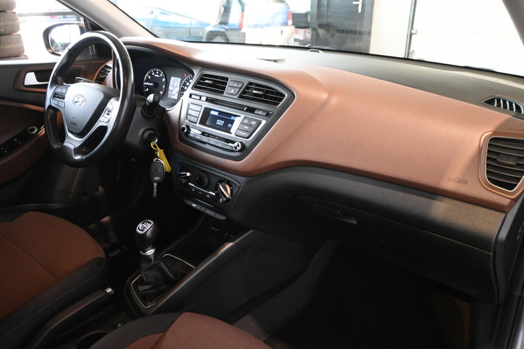 Vehicle Image 22