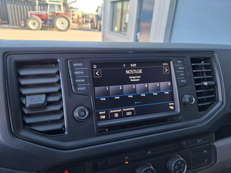 Vehicle Image 29