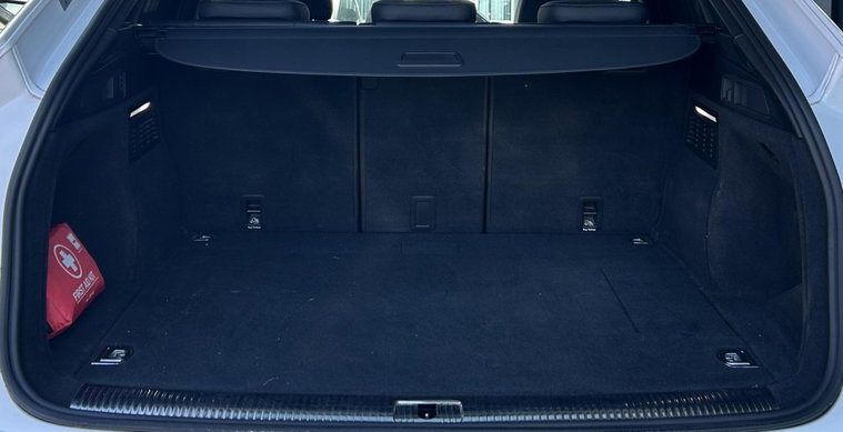 Vehicle Image 33