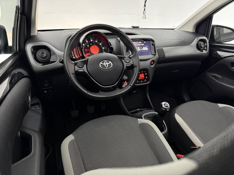 Vehicle Image 14