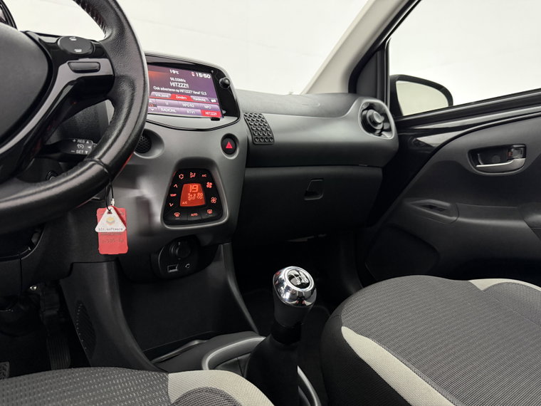 Vehicle Image 33