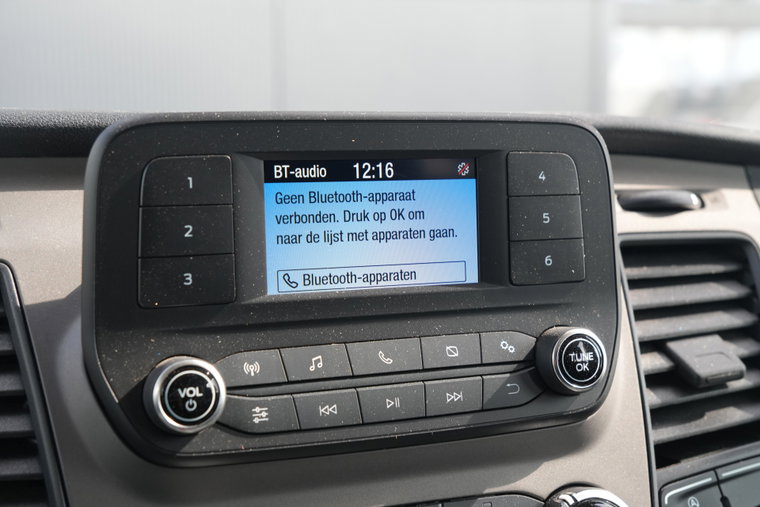 Vehicle Image 25