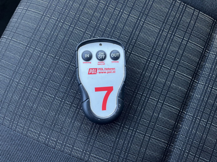 Vehicle Image 25