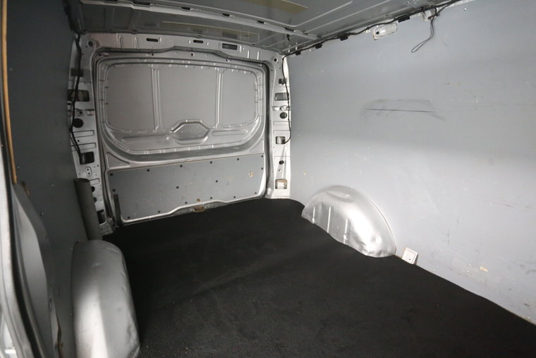 Vehicle Image 25