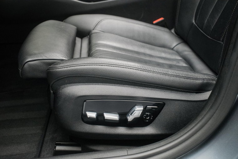 Vehicle Image 38