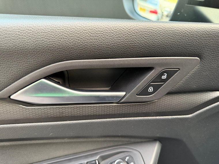 Vehicle Image 37
