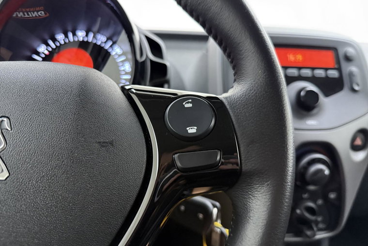 Vehicle Image 18