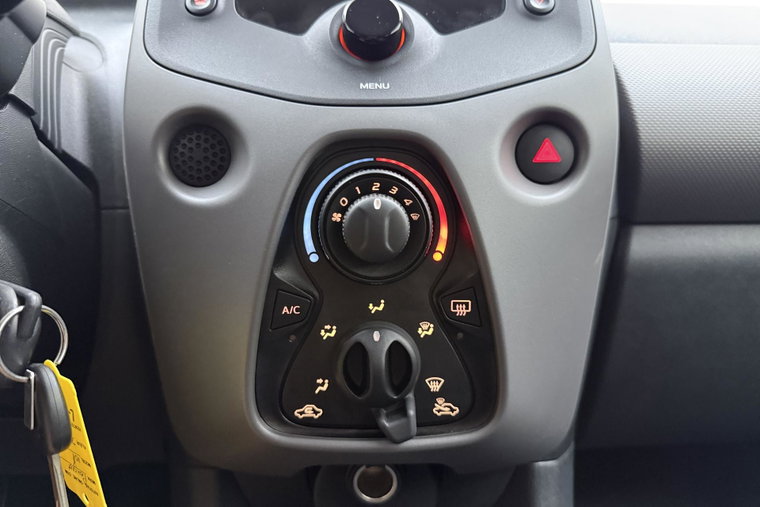Vehicle Image 22