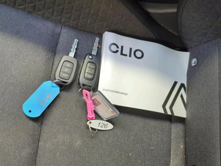 Vehicle Image 32