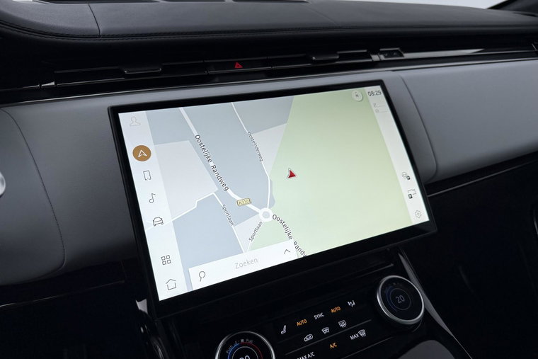 Vehicle Image 25