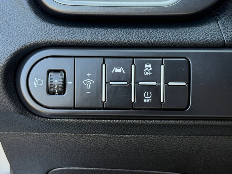 Vehicle Image 27
