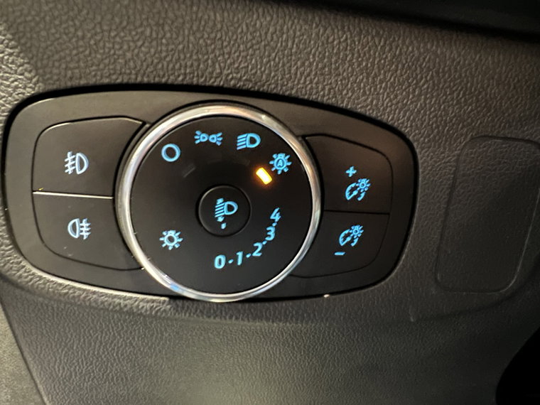 Vehicle Image 32