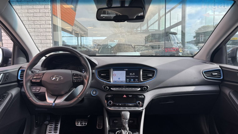 Vehicle Image 17