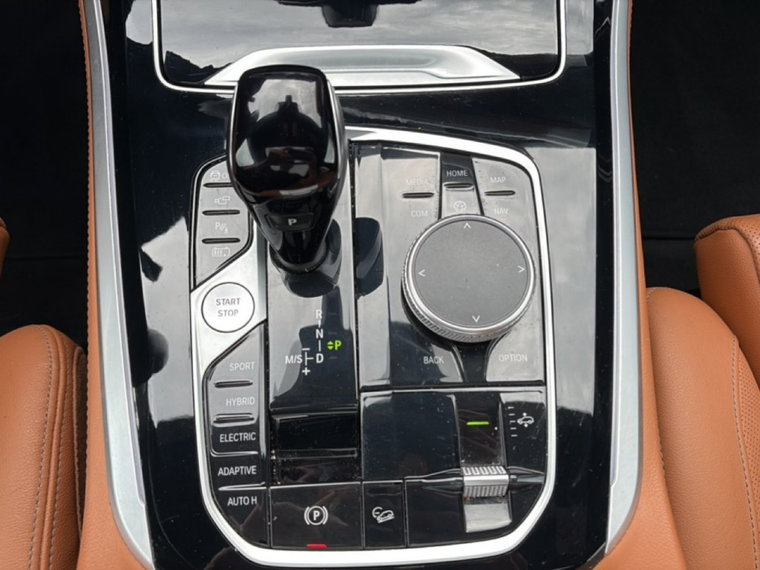 Vehicle Image 25