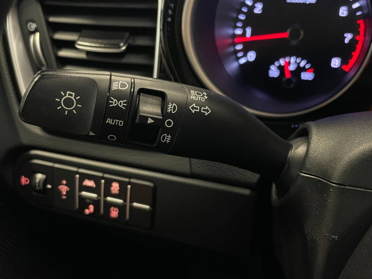 Vehicle Image 40
