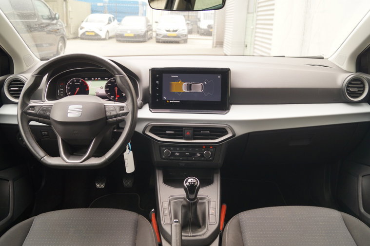 Vehicle Image 9