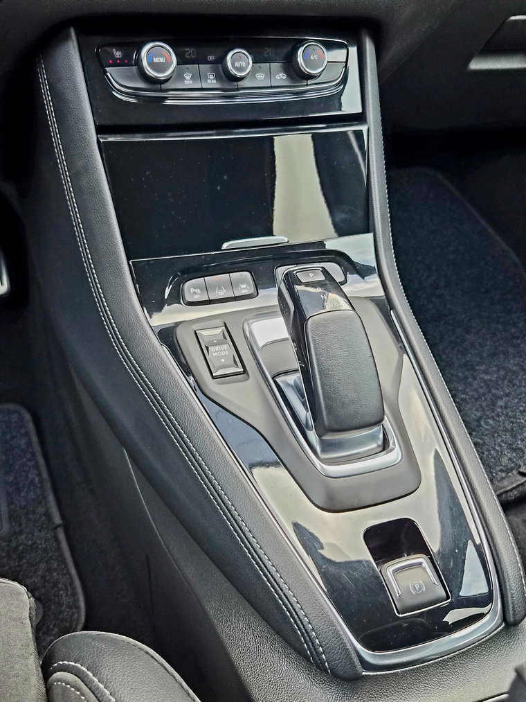 Vehicle Image 28