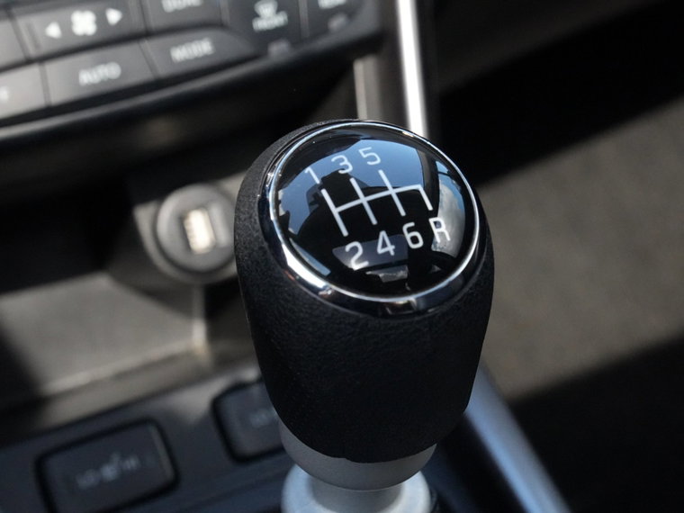 Vehicle Image 25