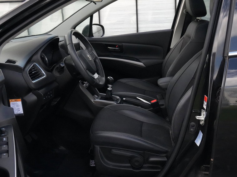 Vehicle Image 32