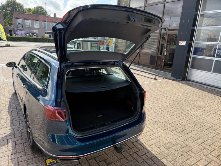 Vehicle Image 28