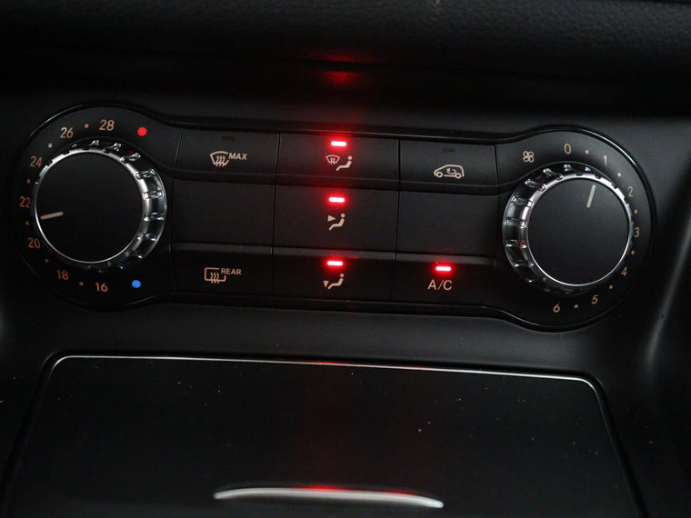 Vehicle Image 26