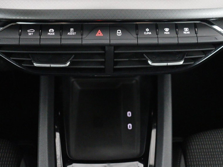 Vehicle Image 27
