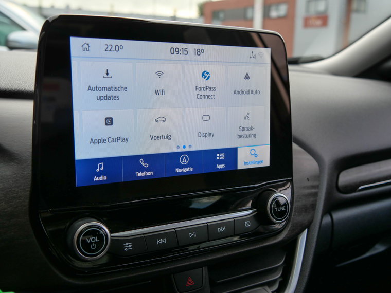 Vehicle Image 9