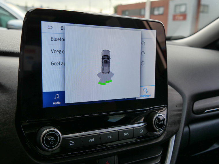 Vehicle Image 11