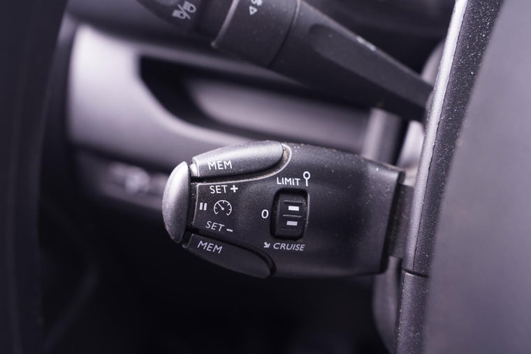 Vehicle Image 35