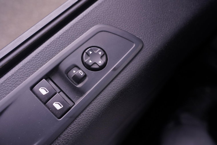 Vehicle Image 37