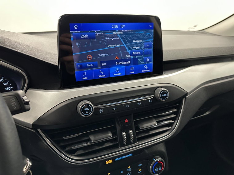 Vehicle Image 25