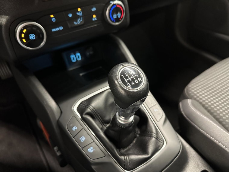 Vehicle Image 33