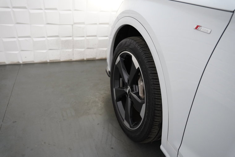 Vehicle Image 33
