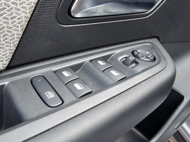 Vehicle Image 24