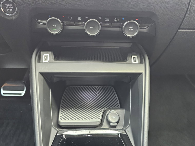 Vehicle Image 38