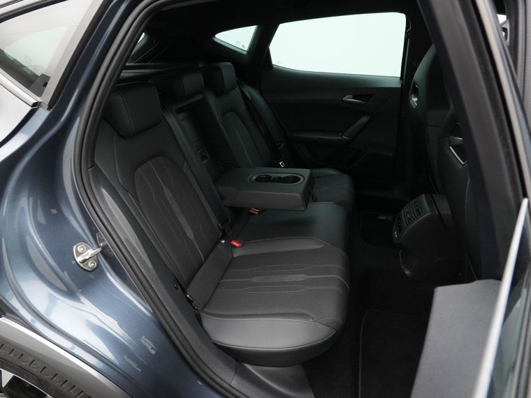 Vehicle Image 38