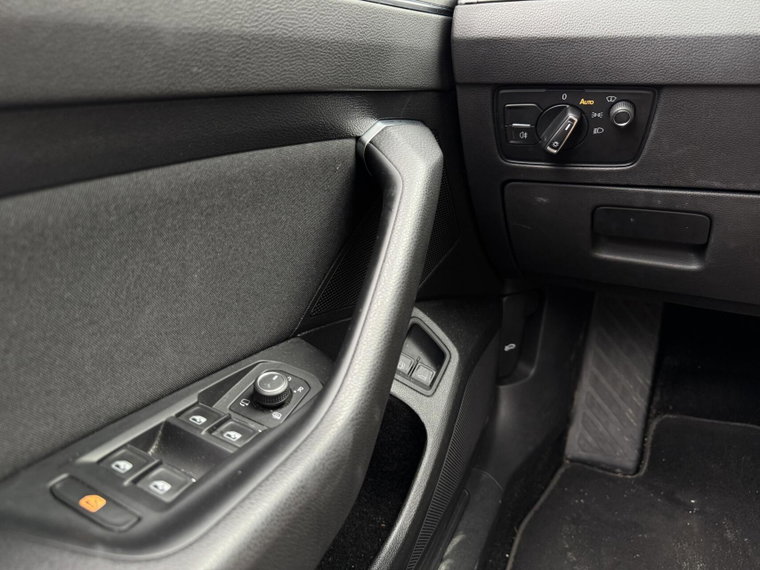 Vehicle Image 24