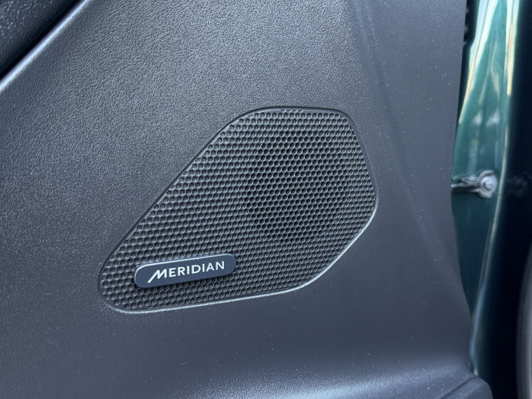 Vehicle Image 32