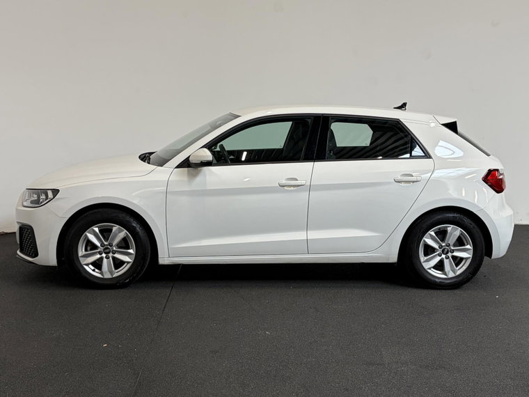 Vehicle Image 12