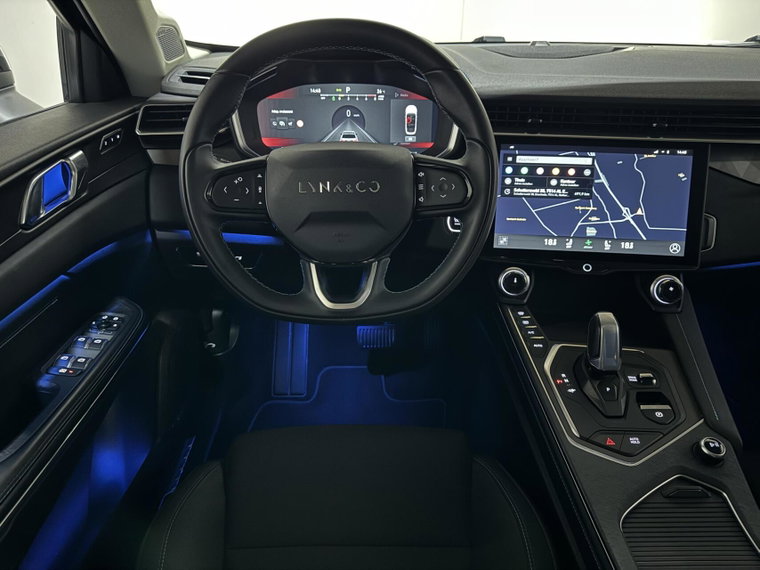 Vehicle Image 25