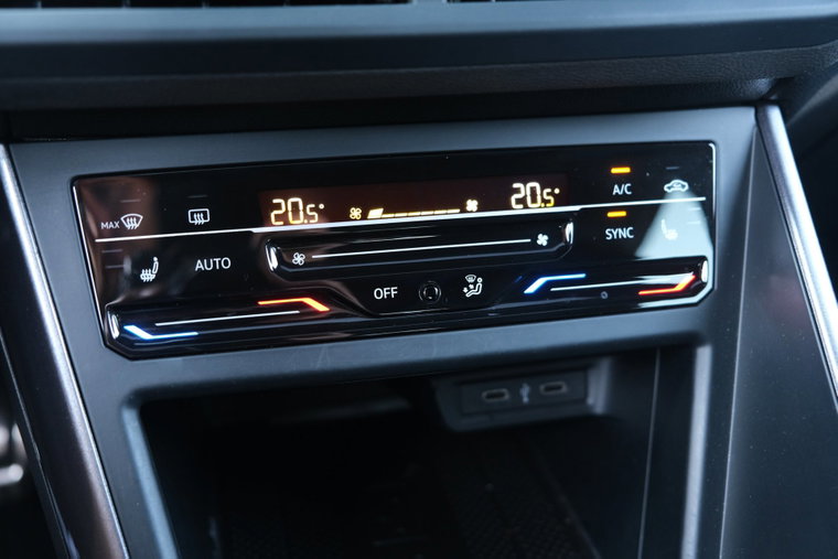 Vehicle Image 28