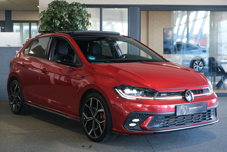Vehicle Image 6