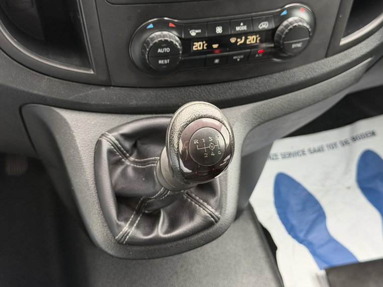 Vehicle Image 29