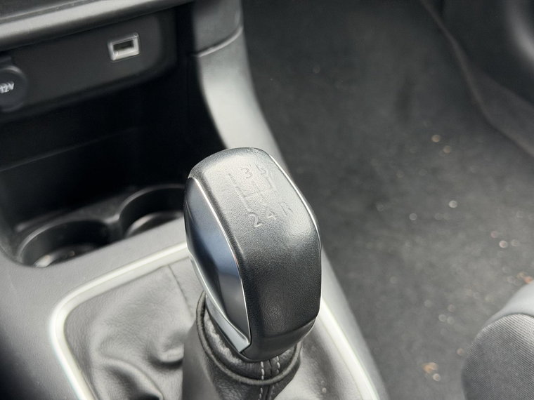 Vehicle Image 28