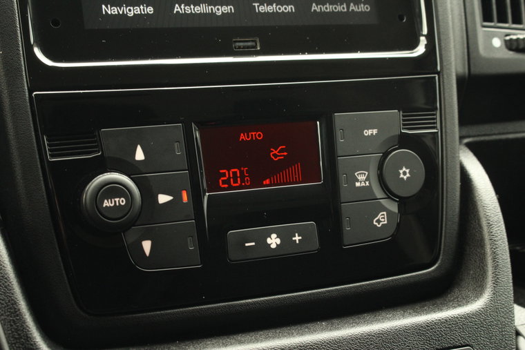 Vehicle Image 28