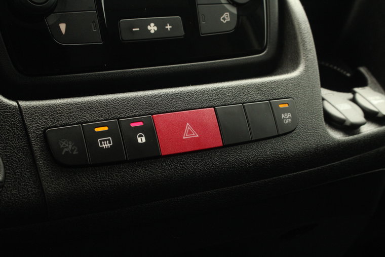Vehicle Image 29