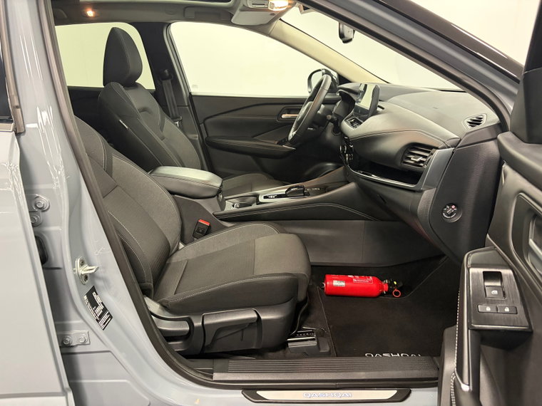Vehicle Image 32