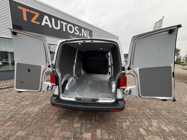 Vehicle Image 38